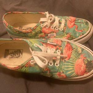 Men’s 7.5 , Women’s 9